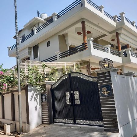 Paarijaat Homestay & Guesthouse Ayodhya Exteriér fotografie