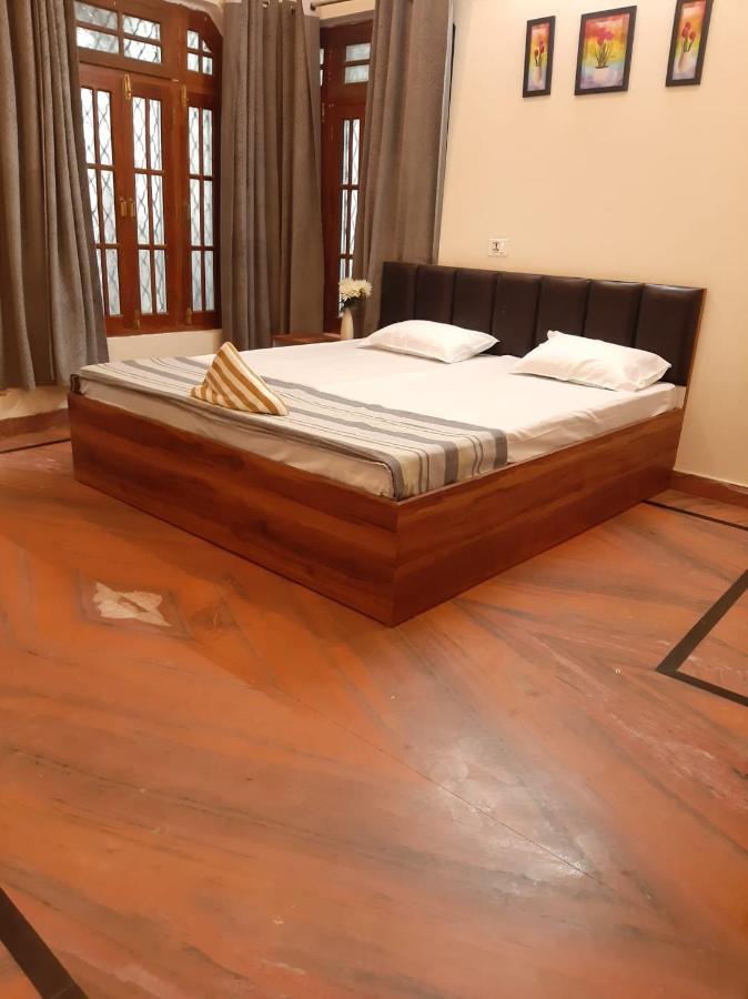 Paarijaat Homestay & Guesthouse Ayodhya Exteriér fotografie