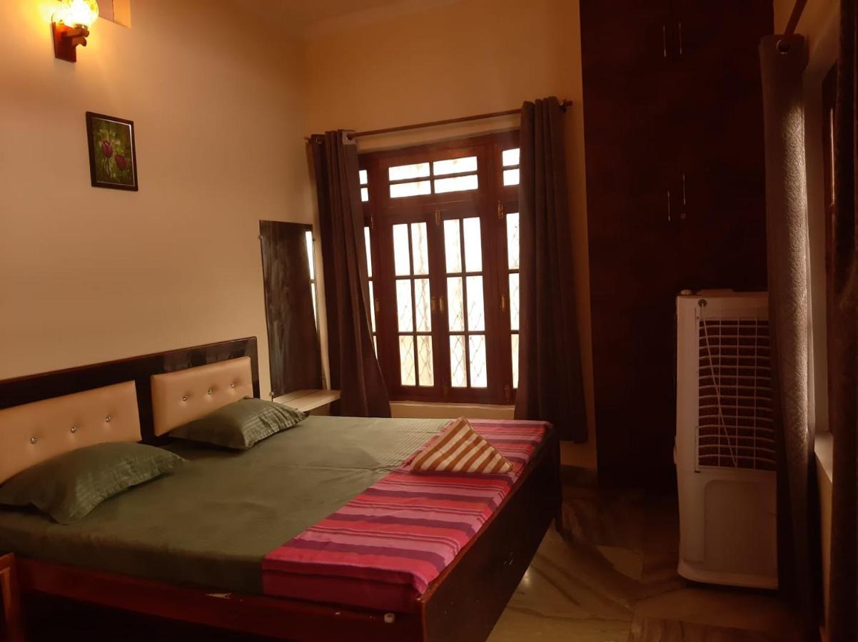 Paarijaat Homestay & Guesthouse Ayodhya Exteriér fotografie